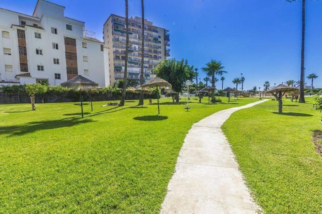 Nice And Cozy Studio At The Beachfront Benalmadena Exterior photo